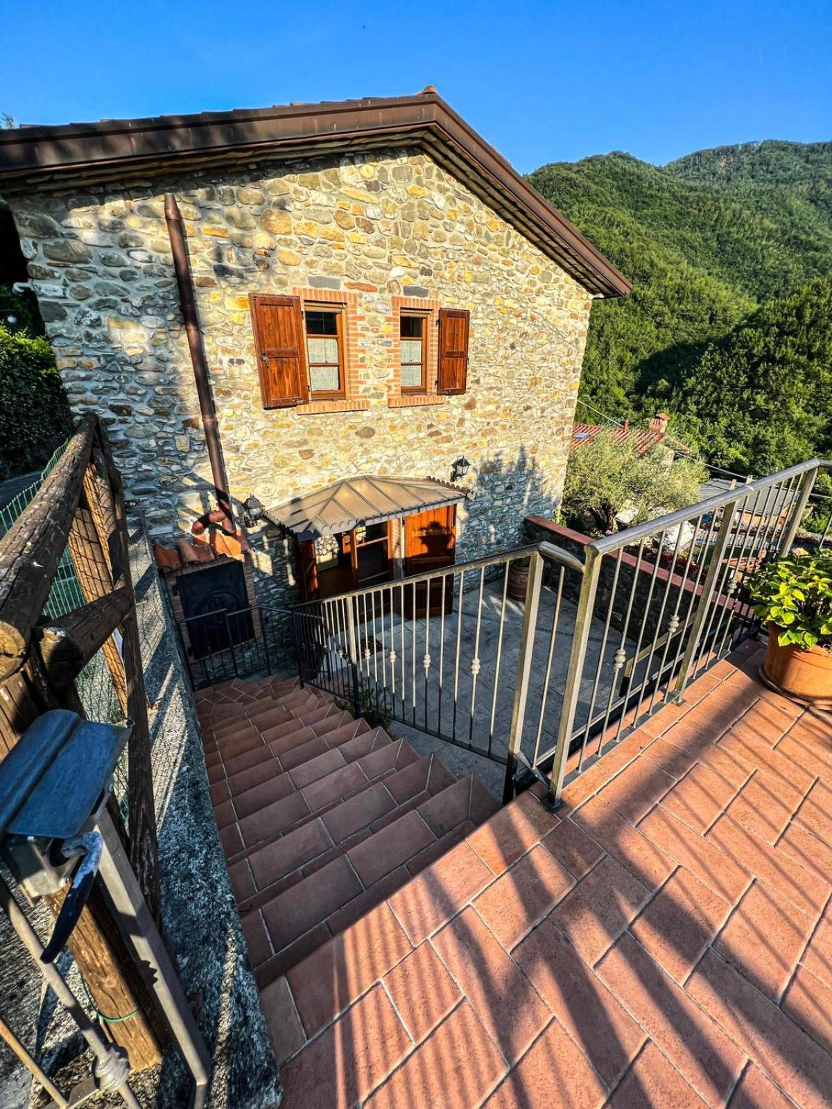 Old Village Linda - Tra Lunigiana & Cinque Terre Comano  Eksteriør bilde